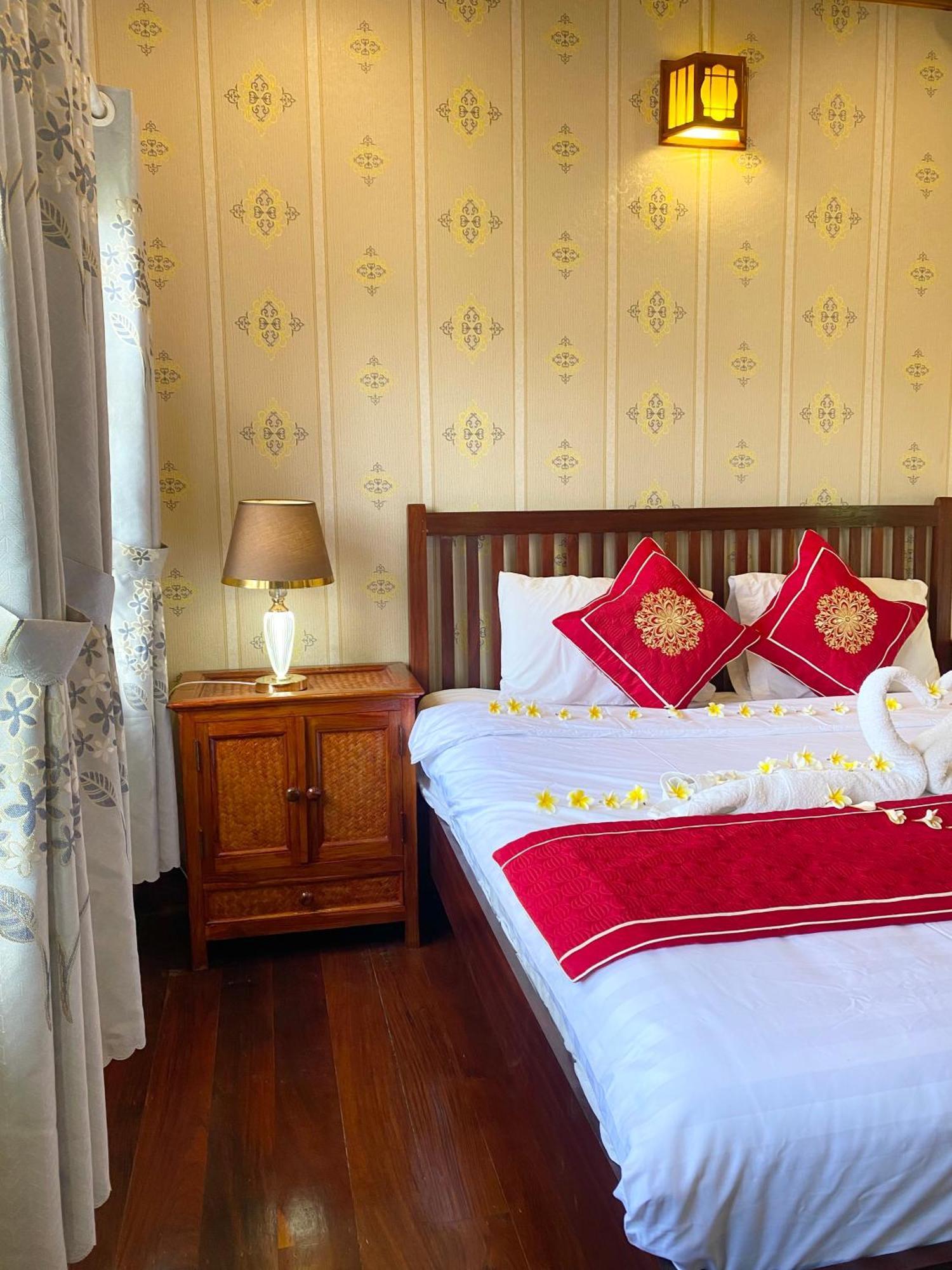 Golden Sun Boutique Hotel Luang Prabang Exteriör bild