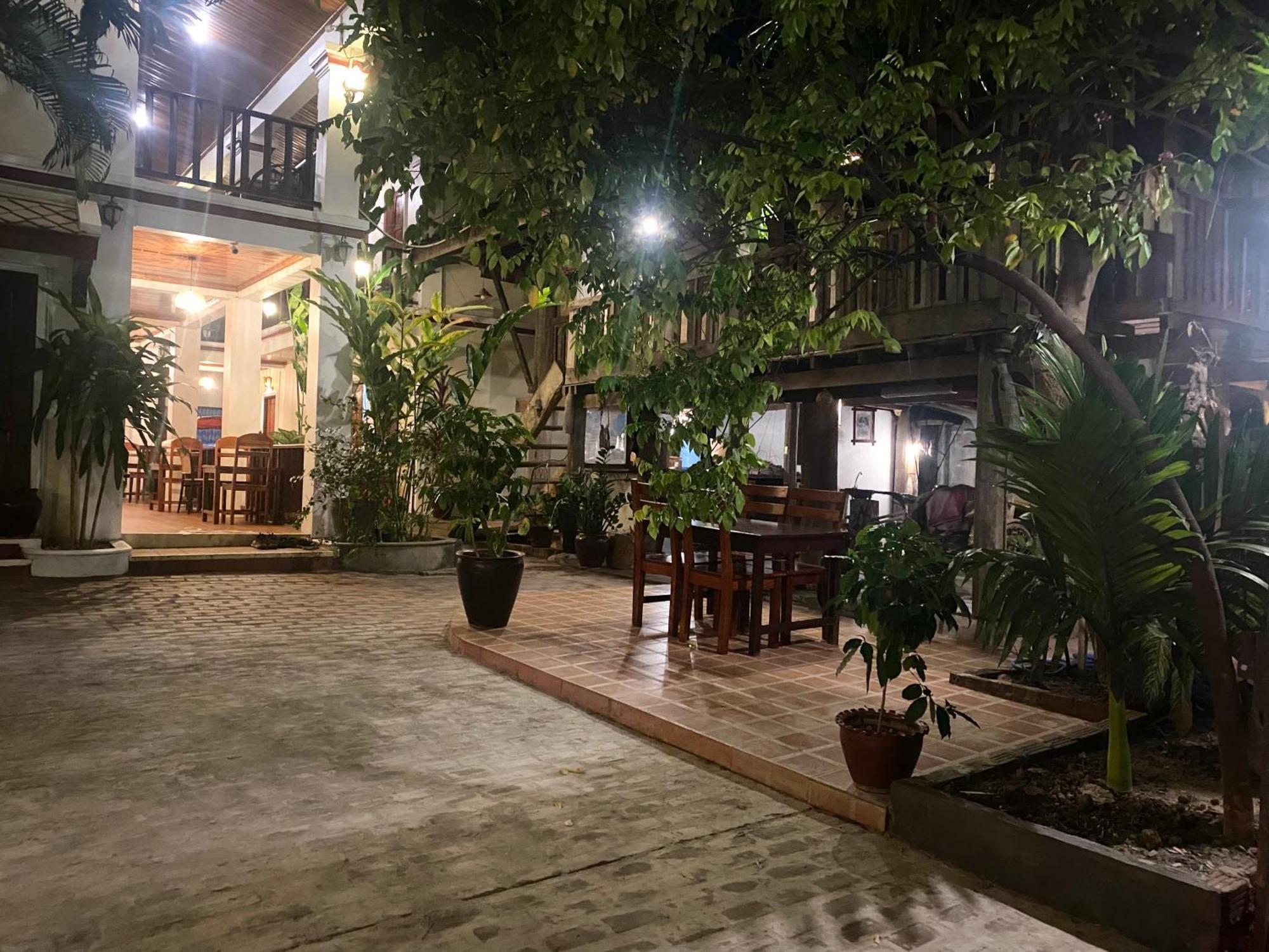 Golden Sun Boutique Hotel Luang Prabang Exteriör bild
