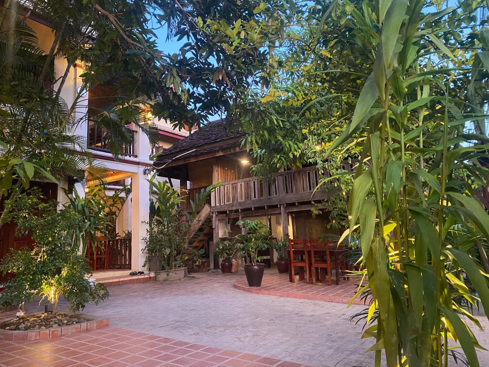 Golden Sun Boutique Hotel Luang Prabang Exteriör bild