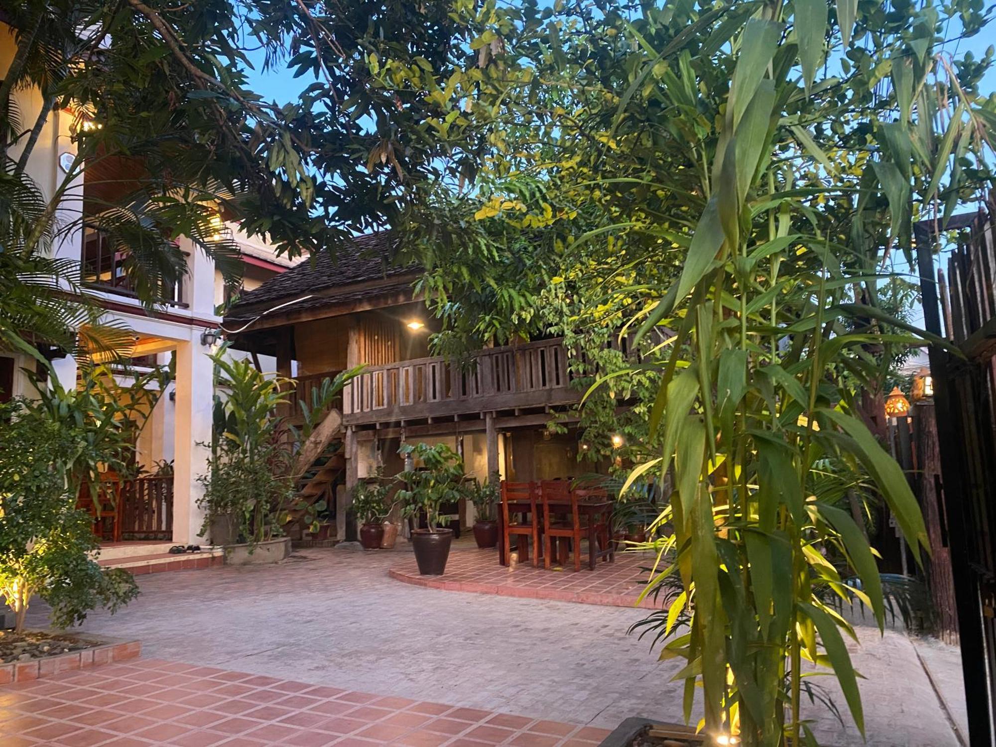 Golden Sun Boutique Hotel Luang Prabang Exteriör bild